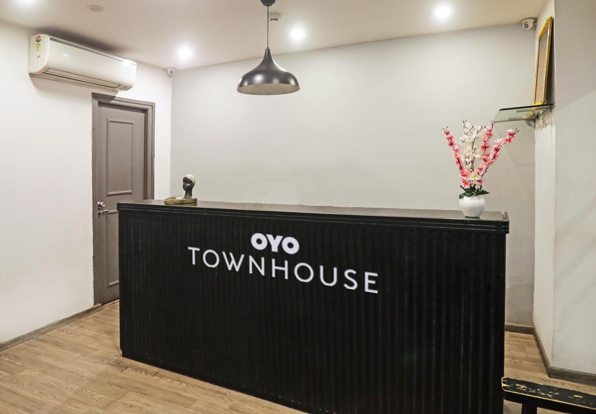 Townhouse Near Secunderabad Railway Station, Yashoda Hospital, Patny Centre Екстер'єр фото