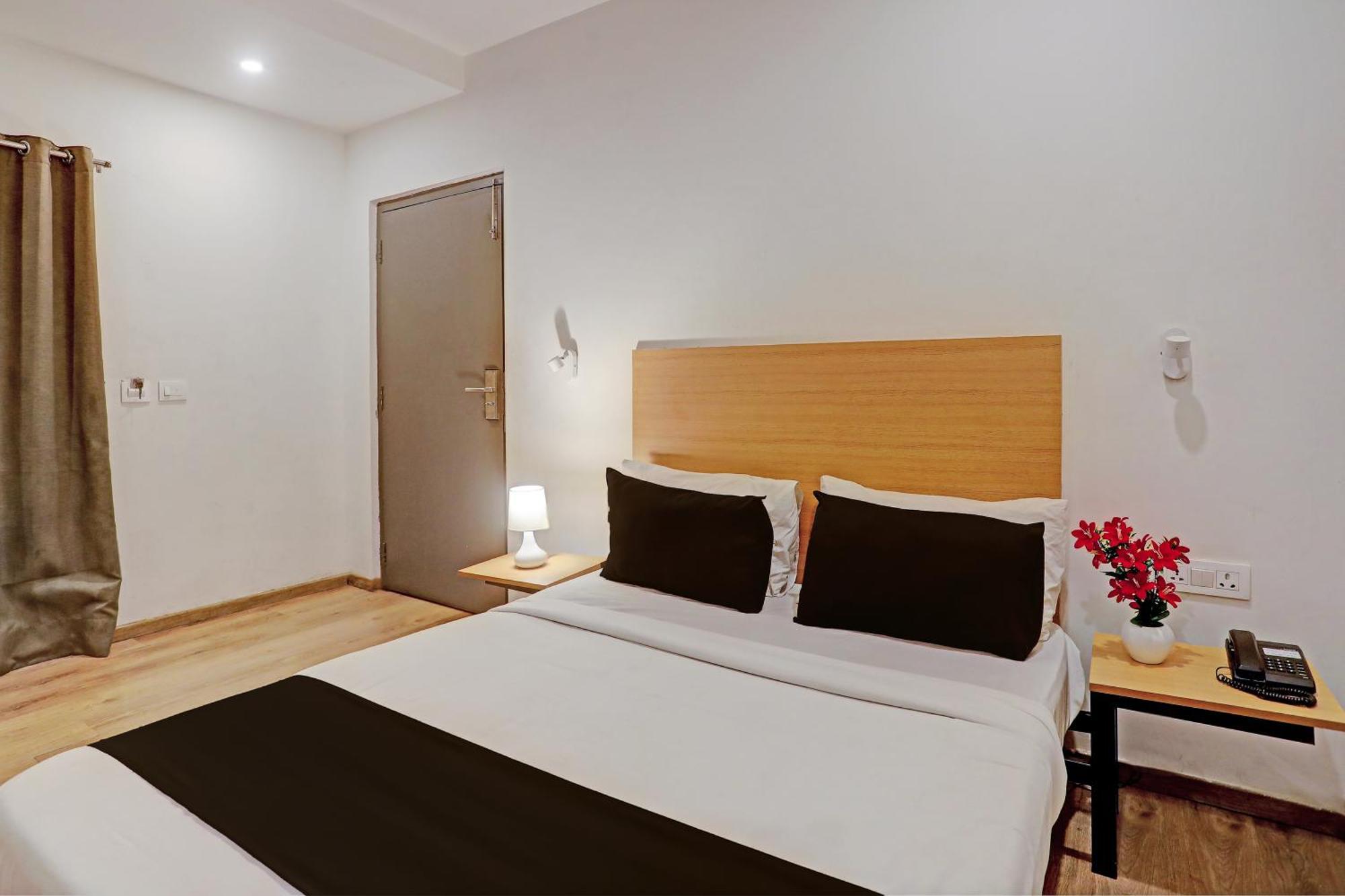 Townhouse Near Secunderabad Railway Station, Yashoda Hospital, Patny Centre Екстер'єр фото
