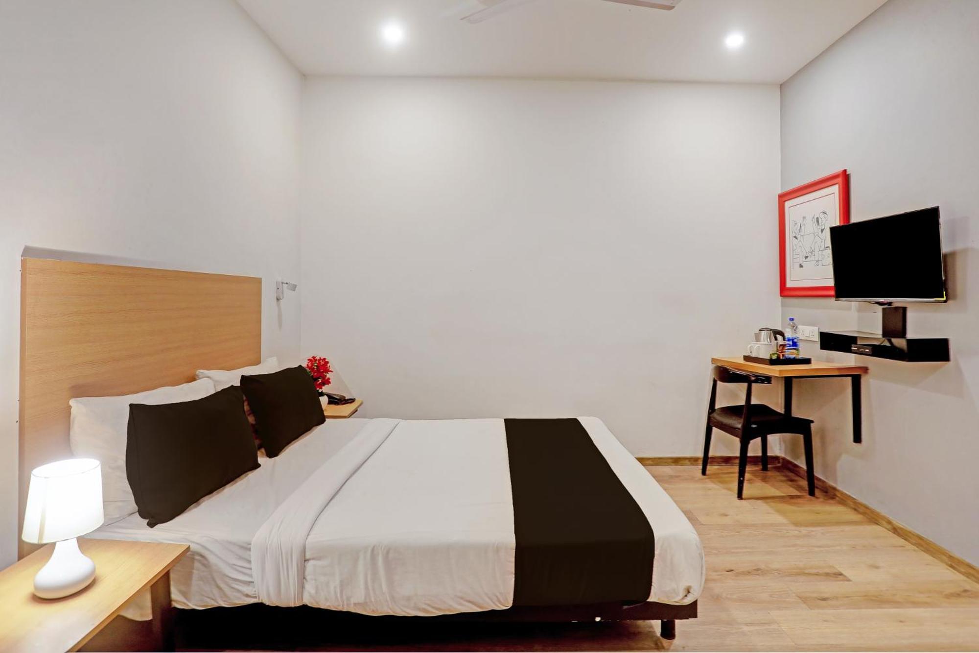 Townhouse Near Secunderabad Railway Station, Yashoda Hospital, Patny Centre Екстер'єр фото